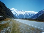 Mount Cook in Distance.JPG (84 KB)
